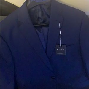 Van Heusen slim fit suit. Size 42R pants 38-30